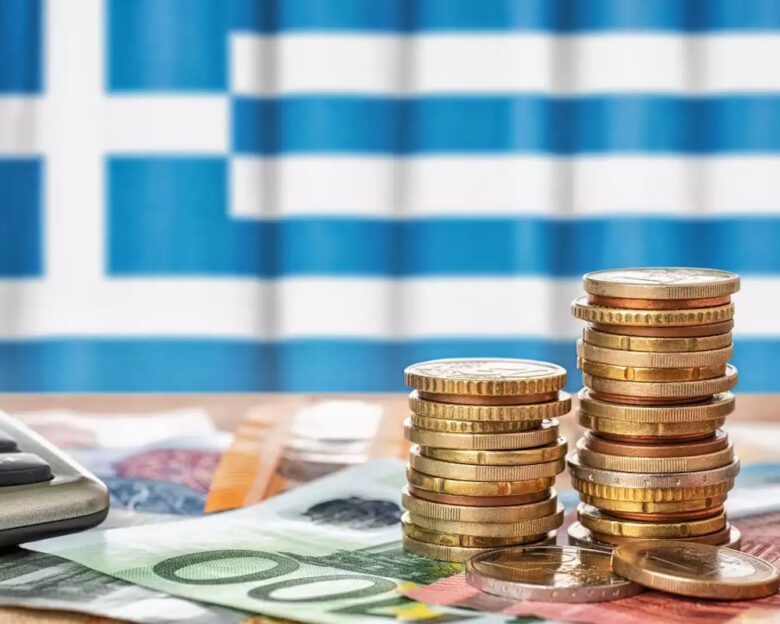 Κίνδυνος απώλειας άνω των 1,5 δισ. ευρώ από τις τσέπες μας από τους νέους δασμούς Τραμπ – Μεγάλες χαμένες οι ιδιωτικές επενδύσεις
