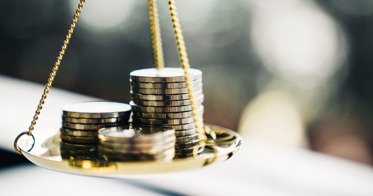Decreated by 31.6% the trade balance deficit in May