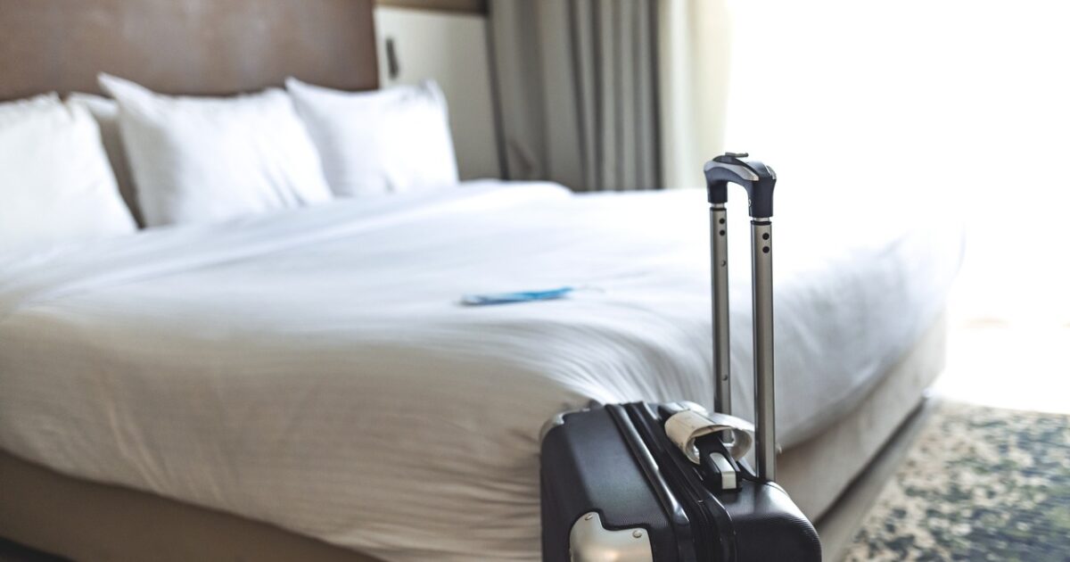 OPA Research: Almost non -existent Airbnb’s effect on residence market in Greece