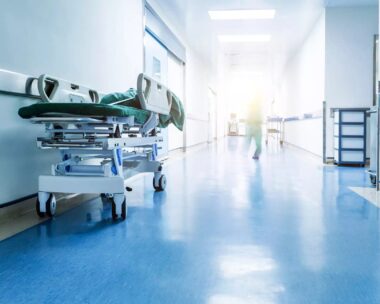 Με ΑΙ και ψηφιακό βοηθό οι νεκροτομές – Οι υποθέσεις Μουρτζούκου και Πισπιρίγκου και οι αλλαγές στις Ιατροδικαστικές Υπηρεσίες