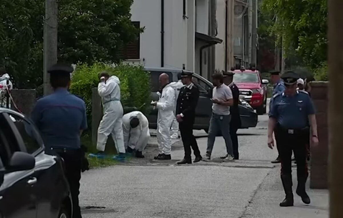 Ισχυρή δύναμη της αστυνομίας στη σκηνή του εγκλήματος στην Ιταλία