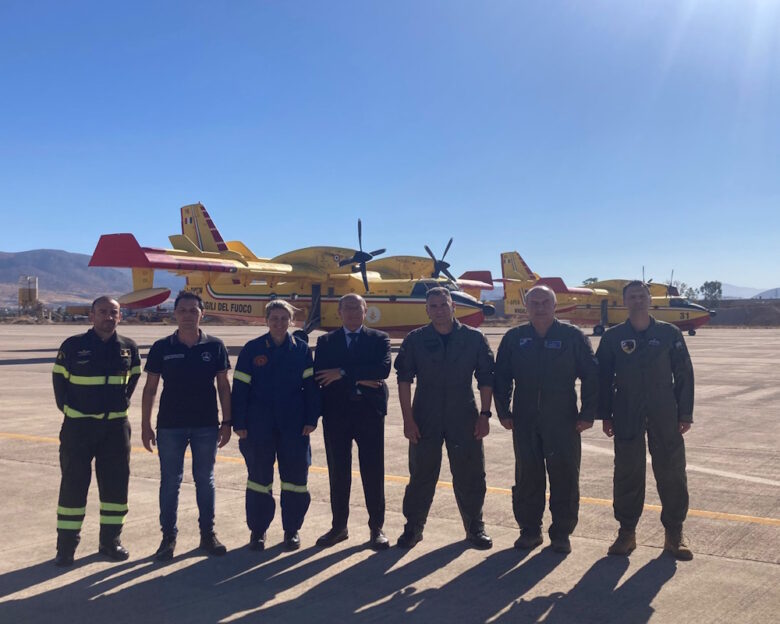Δύο ιταλικά Canadair επιχειρούν στην Ελλάδα για την κατάσβεση πυρκαγιών: «Διαχρονική η σχέση αλληλεγγύης των δύο χωρών»