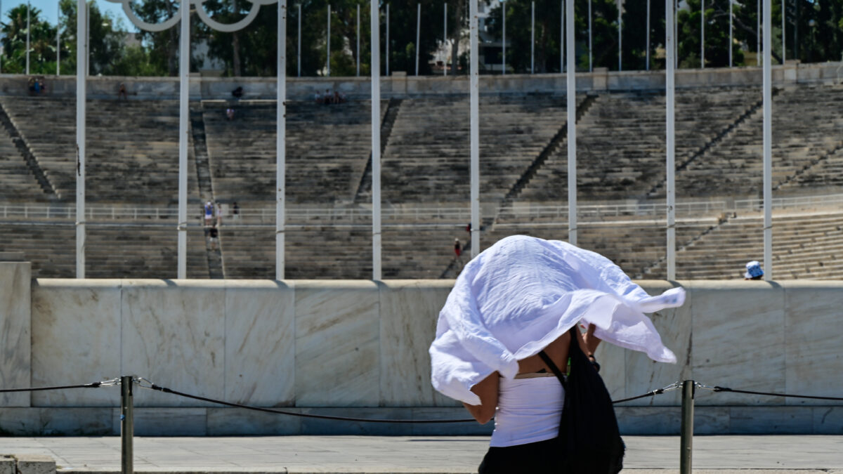 Καύσωνας στο κέντρο της Αθήνας