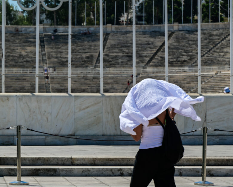Καιρός: Τελευταία μέρα του καύσωνα με 44άρια – Πτώση θερμοκρασίας από Δευτέρα