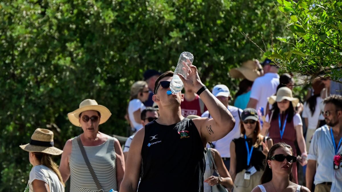 Στον κλοιό του καύσωνα η Ελλάδα
