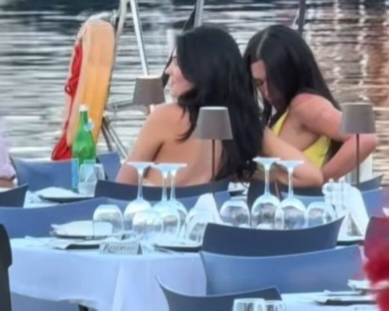 Η Κάιλι Τζένερ απολαμβάνει τις ομορφιές της Κεφαλονιάς