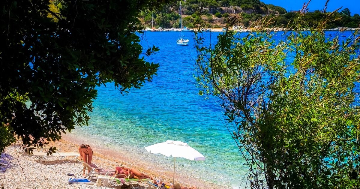 Weather today: Strong winds in the Aegean and high temperatures