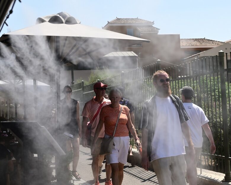 Καιρός: Καύσωνας διαρκείας μέχρι την Κυριακή – Στους 43 βαθμούς Κελσίου η θερμοκρασία την Τρίτη