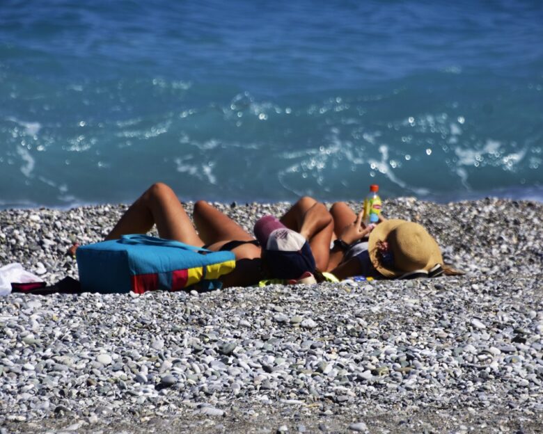 Καιρός σήμερα: Ξεκινά ο καύσωνας με 39αρια