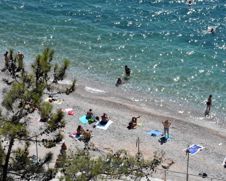 Καιρός: Σε ρυθμούς καύσωνα από την Κυριακή – Στους 42°C θα σκαρφαλώσει ο υδράργυρος την επόμενη εβδομάδα