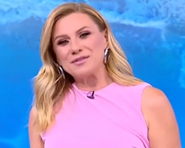 Κατερίνα Καραβάτου στην πρεμιέρα του «Καλημέρα Παρέα»: Χαίρομαι που χτύπησαν και τα 4 ξυπνητήρια μου