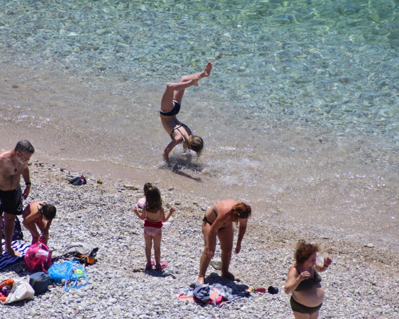 Καιρός: Στα όρια του καύσωνα για πολλές ημέρες – Στους 40 βαθμούς Κελσίου η θερμοκρασία την Παρασκευή