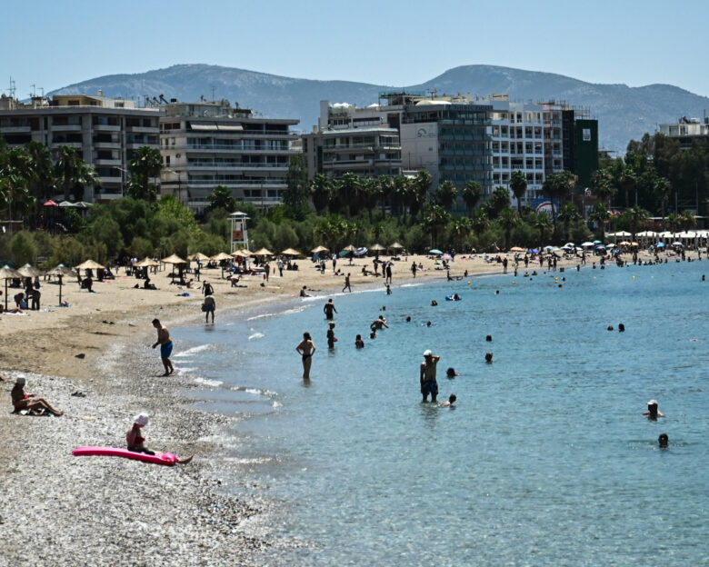 Καιρός: Η πιο ζέστη μέρα του καύσωνα η σημερινή – Στους 42 βαθμούς Κελσίου η θερμοκρασία, «βουτιά» του υδραργύρου από την Πέμπτη