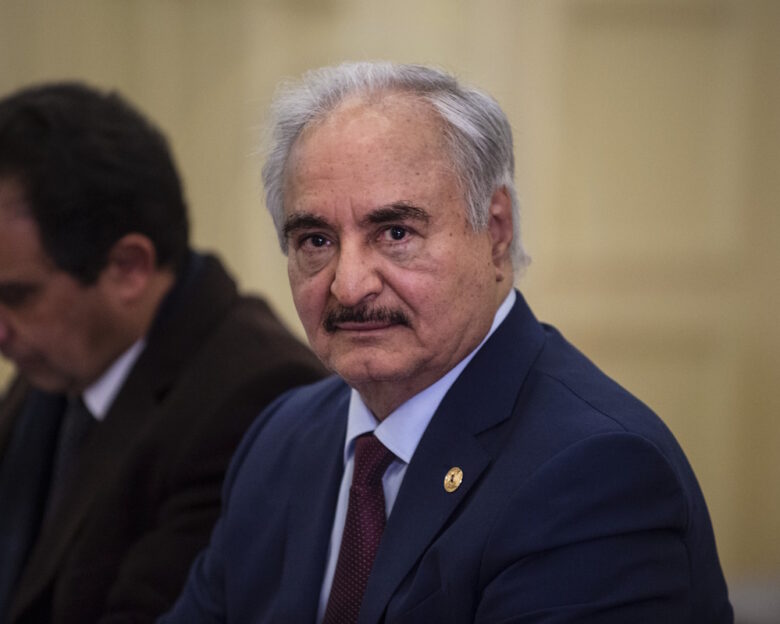 Μπαϊράκι Χάφταρ: Τα καψόνια στην ευρωπαϊκή αντιπροσωπεία στη Βεγγάζη – Όλο το παρασκήνιο