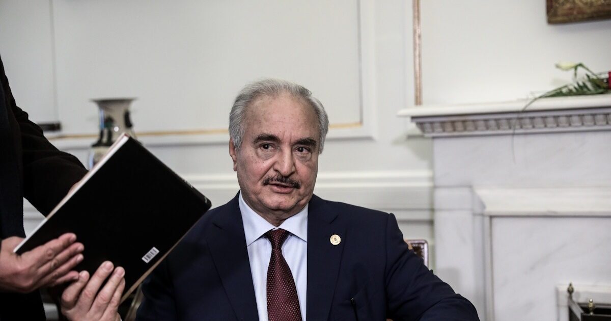 Ο γιος του Χάφταρ επισκέφθηκε τον Πρόεδρο της Ελληνικής Κοινότητας Βεγγάζης – Μια κίνηση με νόημα μετά τα καψόνια στην ευρωπαϊκή αντιπροσωπεία