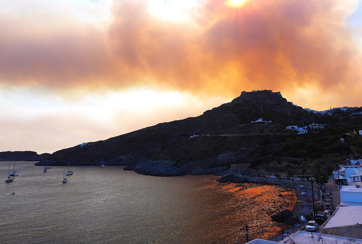 Εικόνα από τη φωτιά στα Κύθηρα