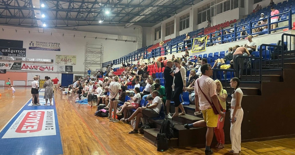 Ο κόσμος συγκεντρώθηκε στο κλειστό της Ιεράπετρας