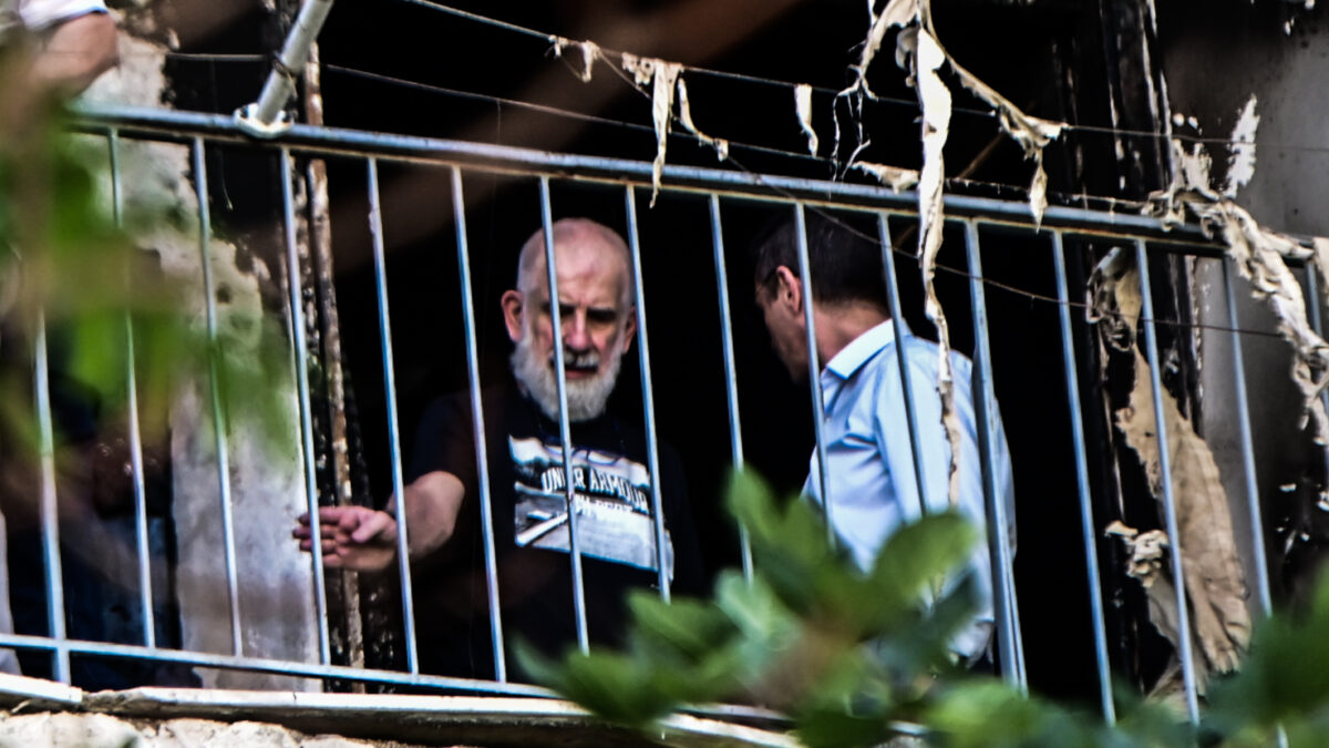 Αυτοψία πραγματογνωμόνων για την πυρκαγιά στο διαμέρισμα του Πέτρου Φιλιππίδη