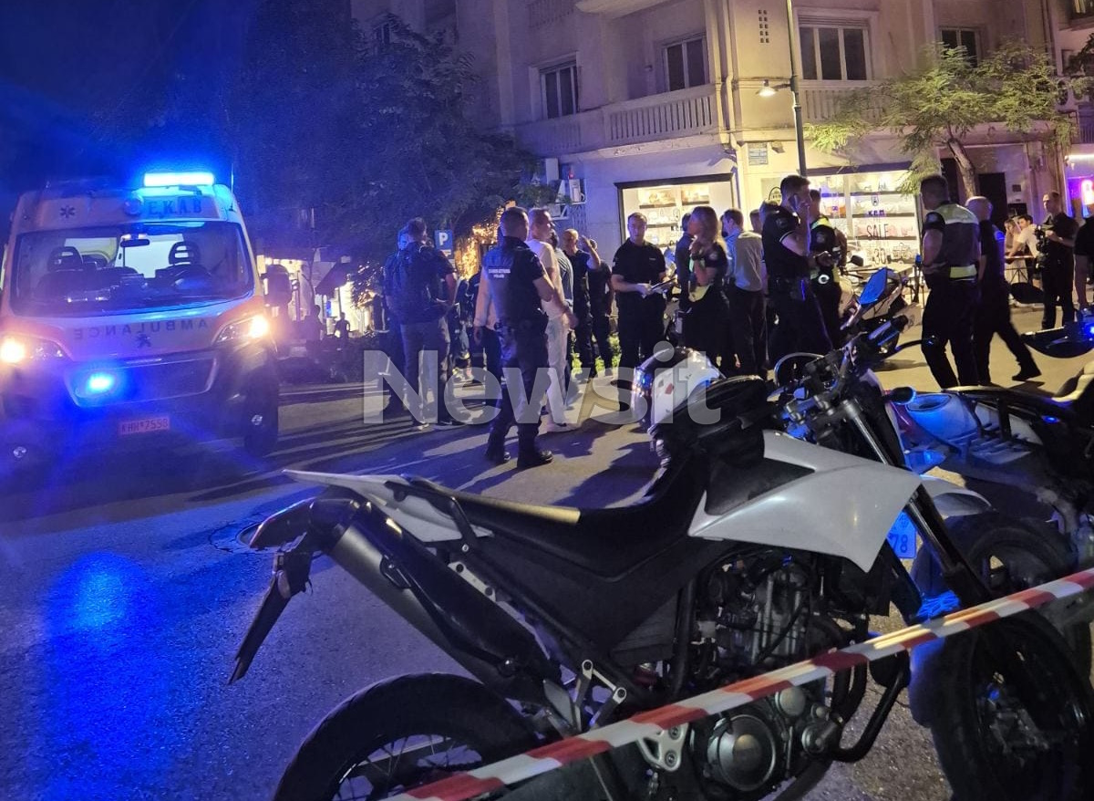 Αστυνομία και ασθενοφόρα στο Κολωνάκι