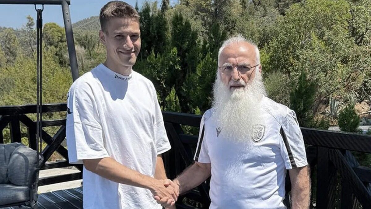 Ο Γιάννης Κωνσταντέλιας με τον Ιβάν Σαββίδη
