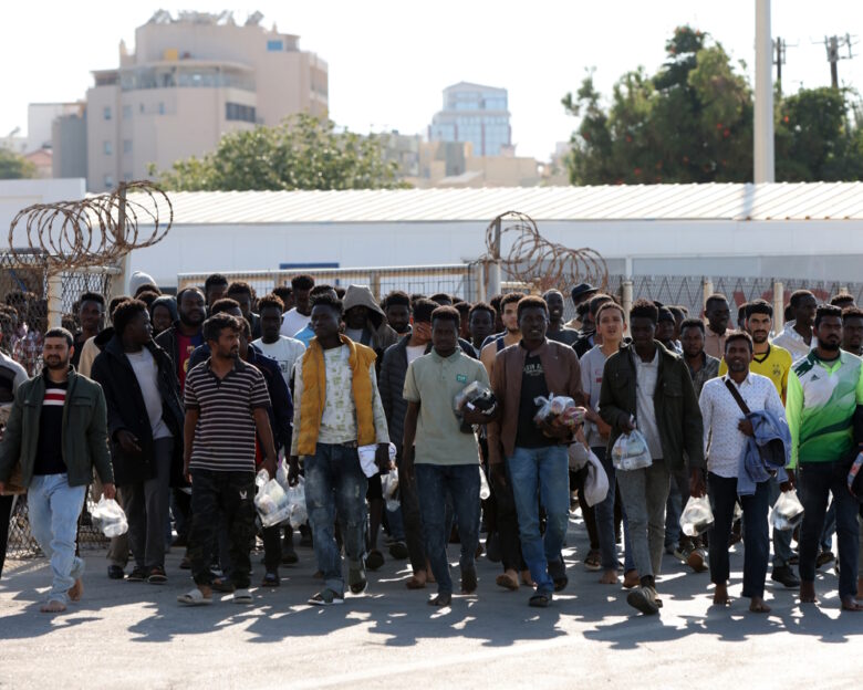 Συνεχίζονται οι αφίξεις μεταναστών στην Κρήτη – 5 λέμβοι με περίπου 250 άτομα μέσα σε μία μέρα