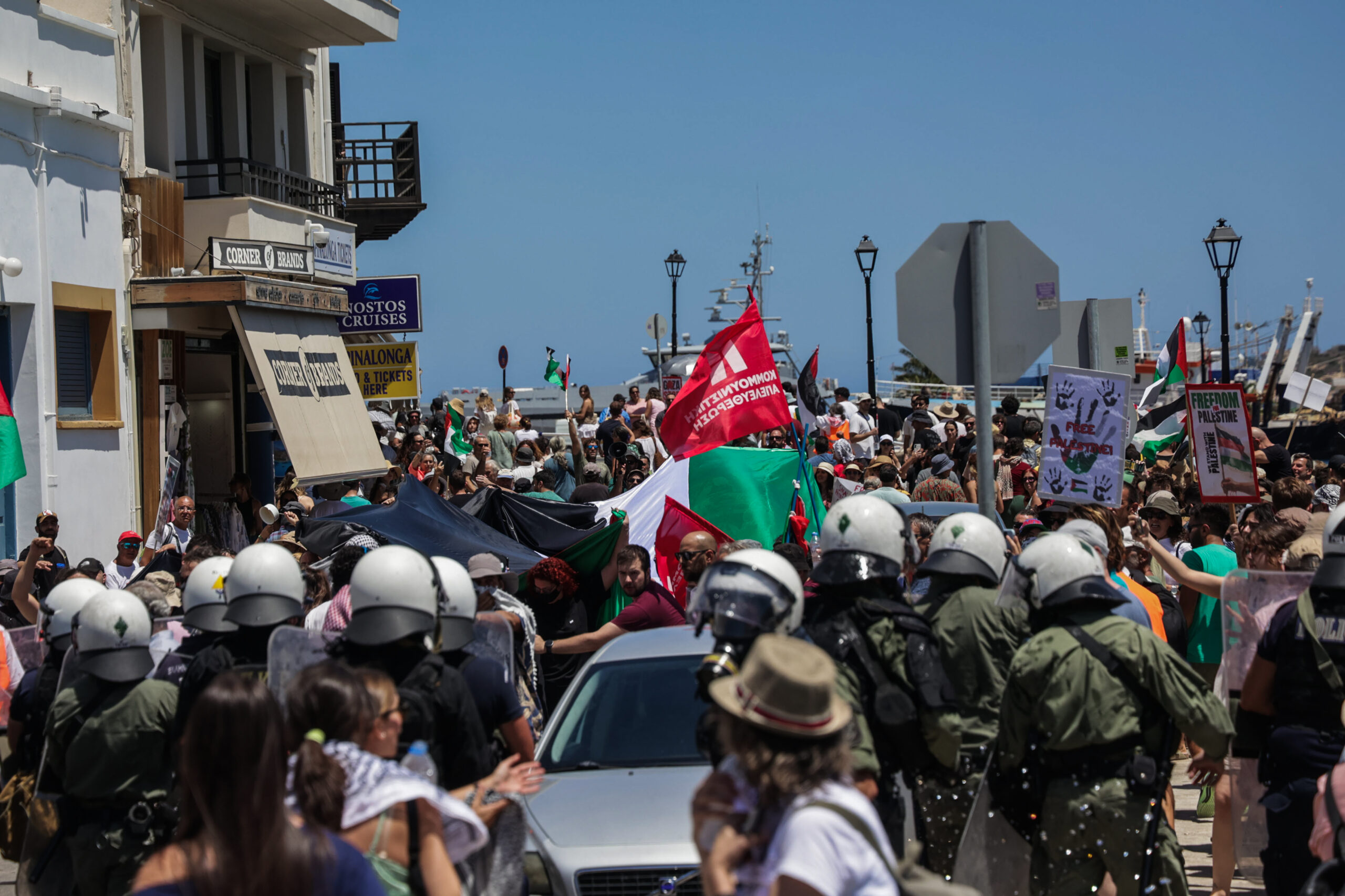 Ένταση στο λιμάνι του Αγίου Νικολάου