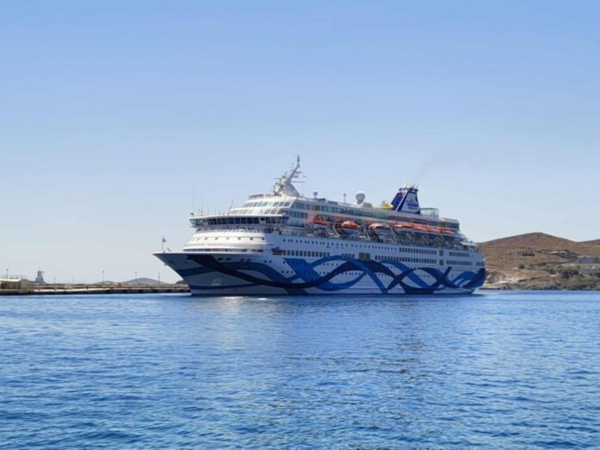  Το κρουαζιερόπλοιο Crown Iris 