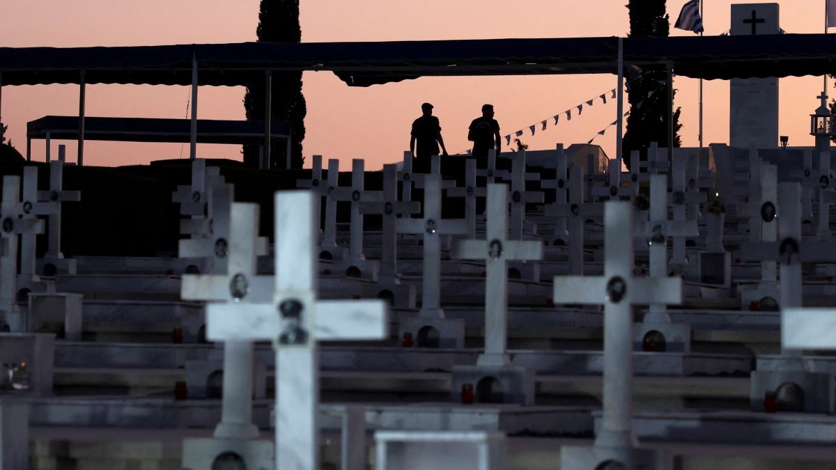 Τάφοι πεσόντων στην τουρκική εισβολή στο κοιμητήριο της Μακεδονίτισσας στη Λευκωσία