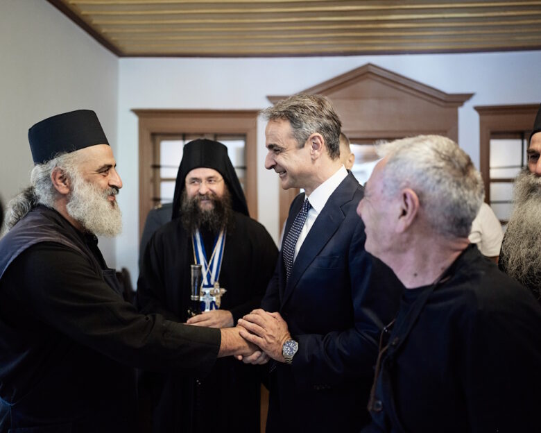 Στο Άγιο Όρος ο Κυριάκος Μητσοτάκης – Επισκέφθηκε τις μονές Ιβήρων και Βατοπεδίου
