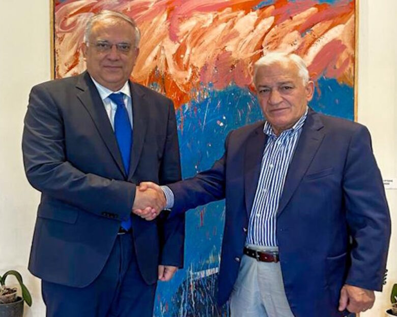 Συνάντηση Θεοδωρικάκου – Κυρίζογλου για τη βελτίωση της λειτουργίας των λαϊκών αγορών