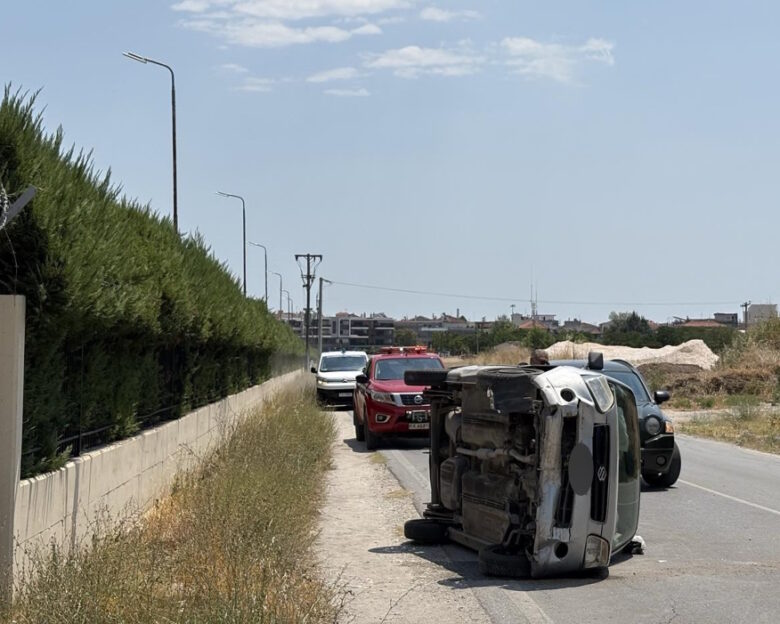 Αυτοκίνητο τούμπαρε στη Λάρισα: Τραυματίστηκε η οδηγός