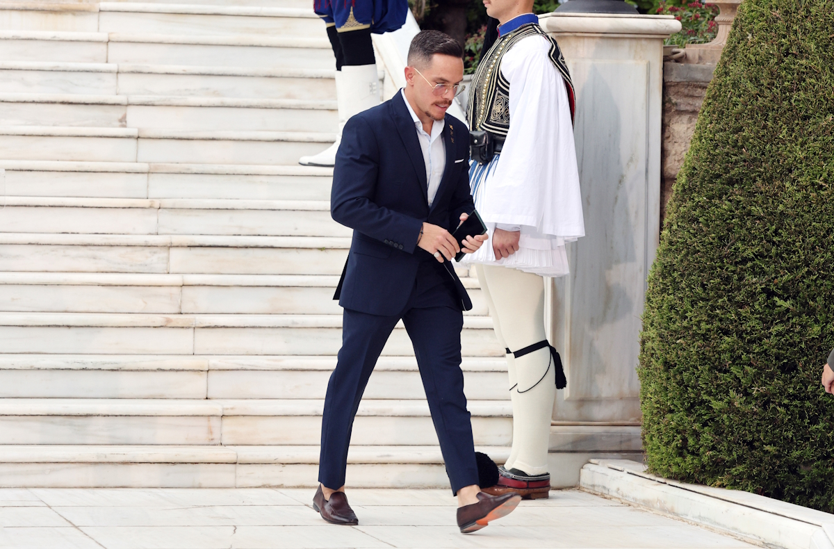 Λευτέρης Πετρούνιας