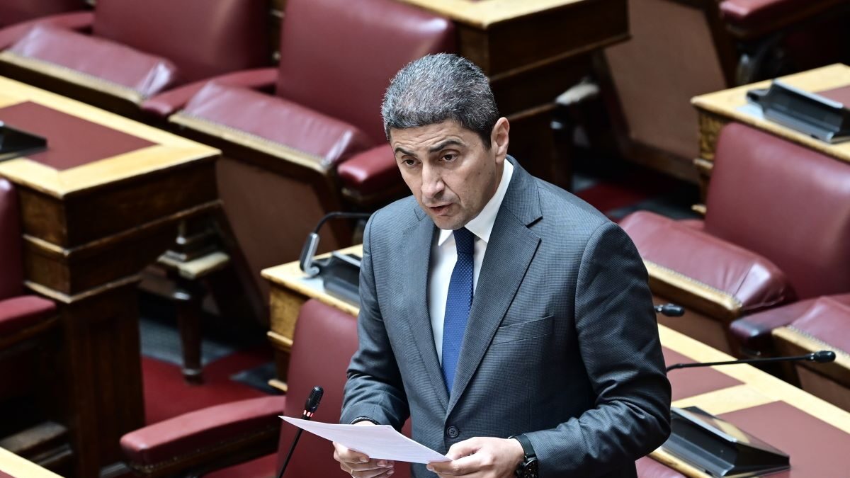 Ο Λευτέρης Αυγενάκης στη Βουλή