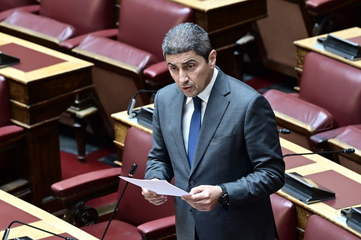 Ο Λευτέρης Αυγενάκης στη Βουλή