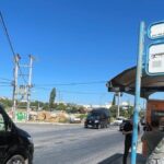 Η στάση λεωφορείου στη λεωφόρο Σπάτων