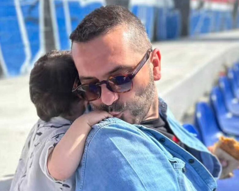 Λεωνίδας Κουτσόπουλος: Παιχνίδια με τον γιο του στην παραλία μετά το τέλος του MasterChef