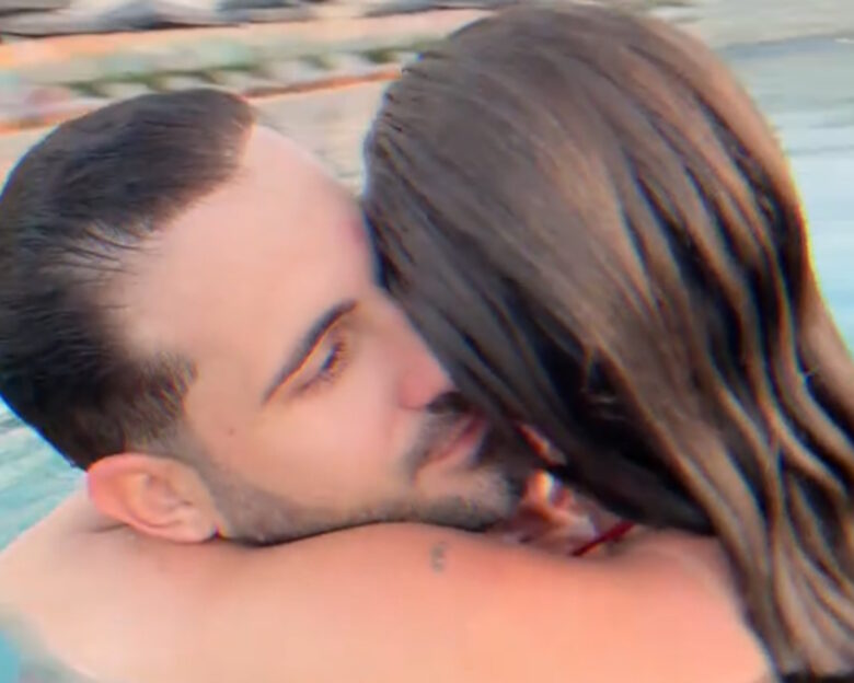 Γιώργος Λιβάνης και Ανδρομάχη «λιώνουν» από έρωτα σε πισίνα στις καλοκαιρινές διακοπές τους