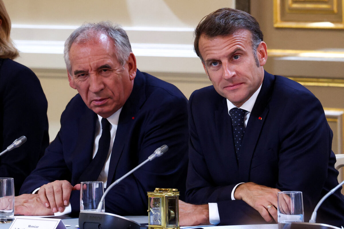 Ο Φρανσουά Μπαϊρού με τον Εμανουέλ Μακρόν