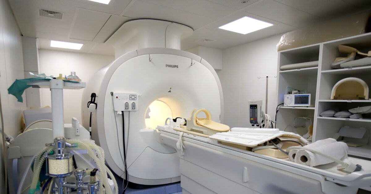 New York: Magnetic tomograph “sucked” a 61 -year -old wearing a metal necklace