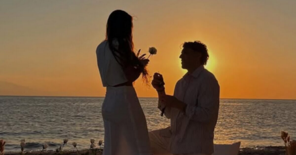 Christos Mandas got engaged to his beloved: “Together since everything was just”