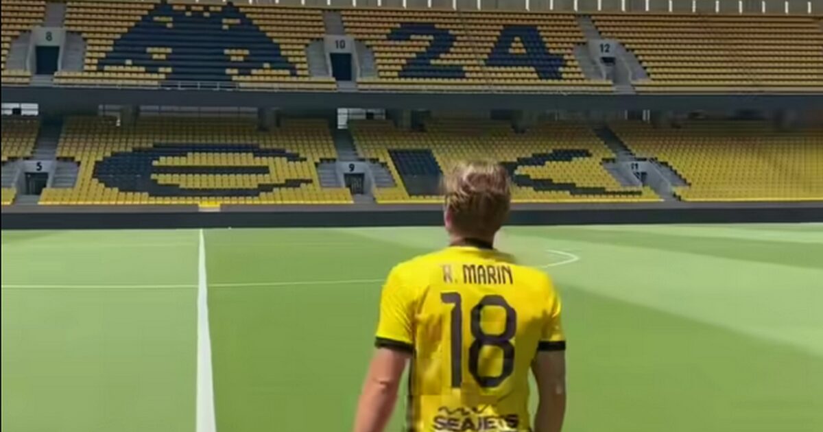 Razvan Marin wore AEK jersey and went to Opap Arena