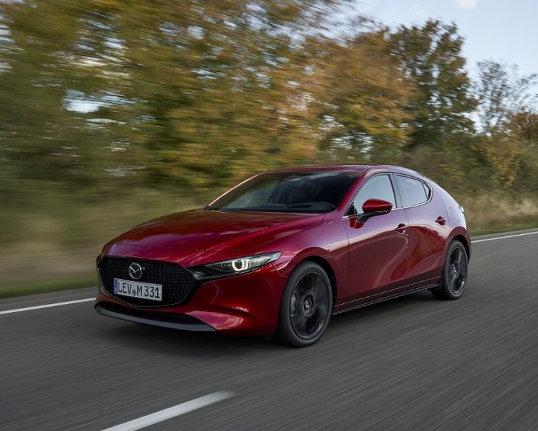 Mazda: Στην Ελλάδα το αναβαθμισμένο Mazda3