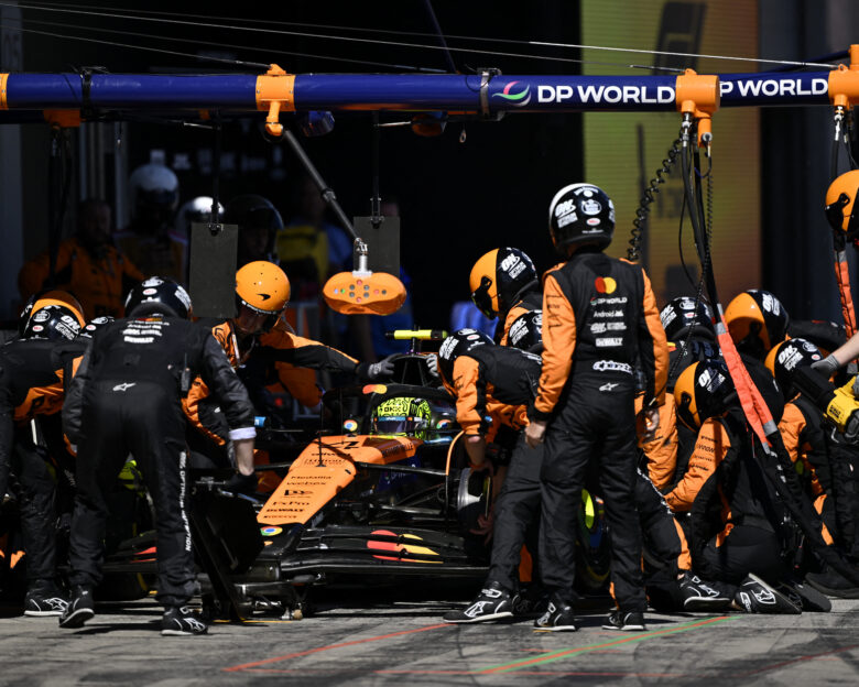 McLaren: Μπήκαμε στο «αρχηγείο» της και μάθαμε τα μυστικά της