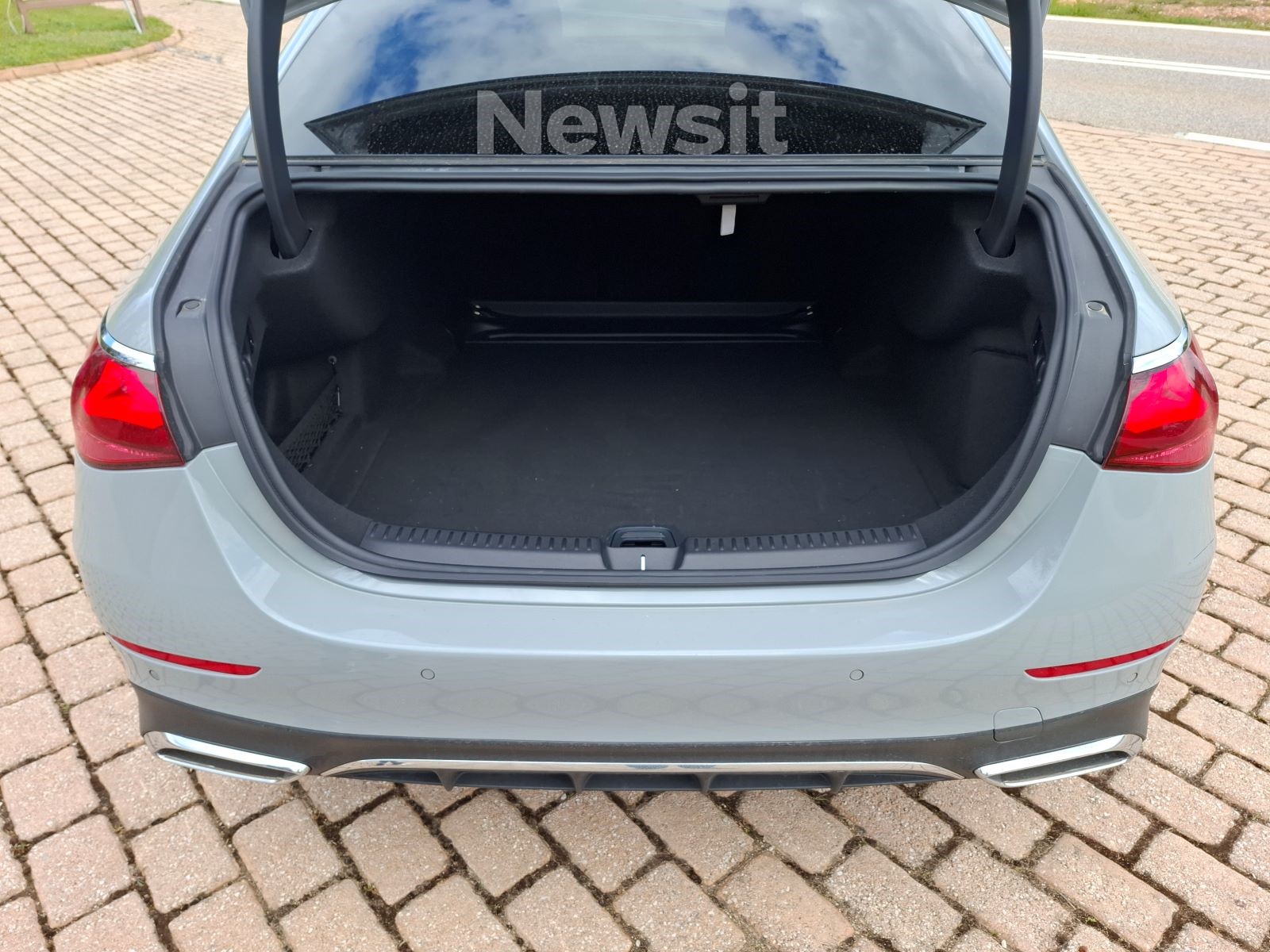 Mercedes-Benz E 220 d – Δοκιμή: Αποδοτική και αυστηρά πολυτελής!
