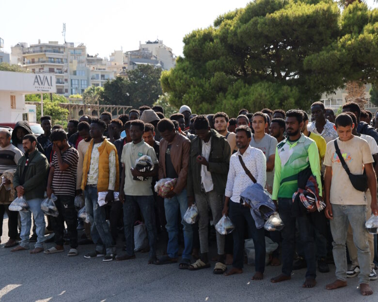 Ακόμα 74 μετανάστες έφτασαν στην Κρήτη – Εντοπίστηκε το σκάφος νότια των Καλών Λιμένων