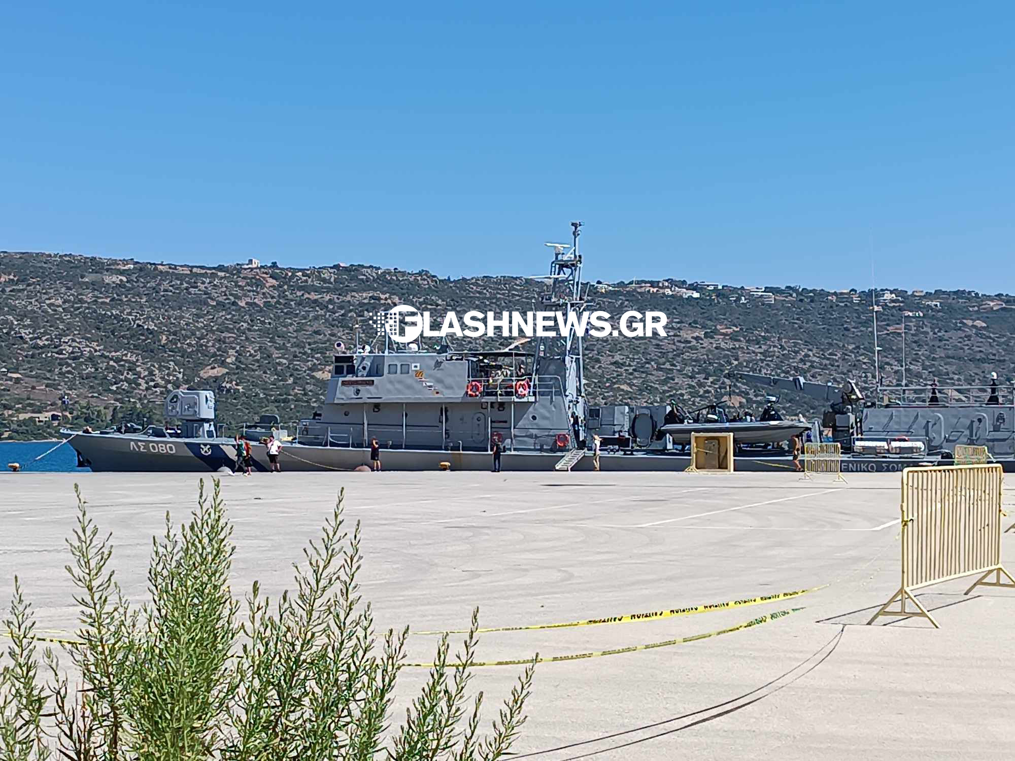 Το πλοίο έχει αράξει στο λιμάνι