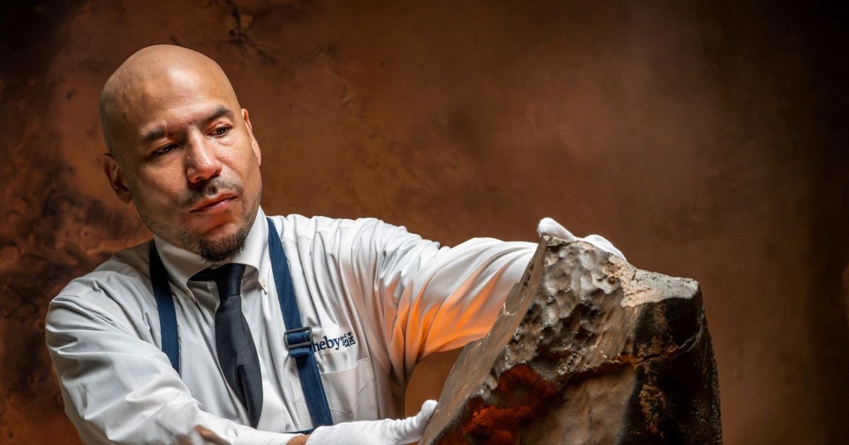 Sotheby’s: Meteor from Mars Weighing 24 kg, sold for $ 5.3 million