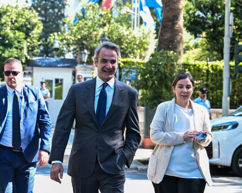 Μητσοτάκης: Η Δημοκρατία προχωρεί μόνον όταν οι πολίτες που εκτιμούν τις αξίες της αρνούνται να ζήσουν χωρίς αυτές