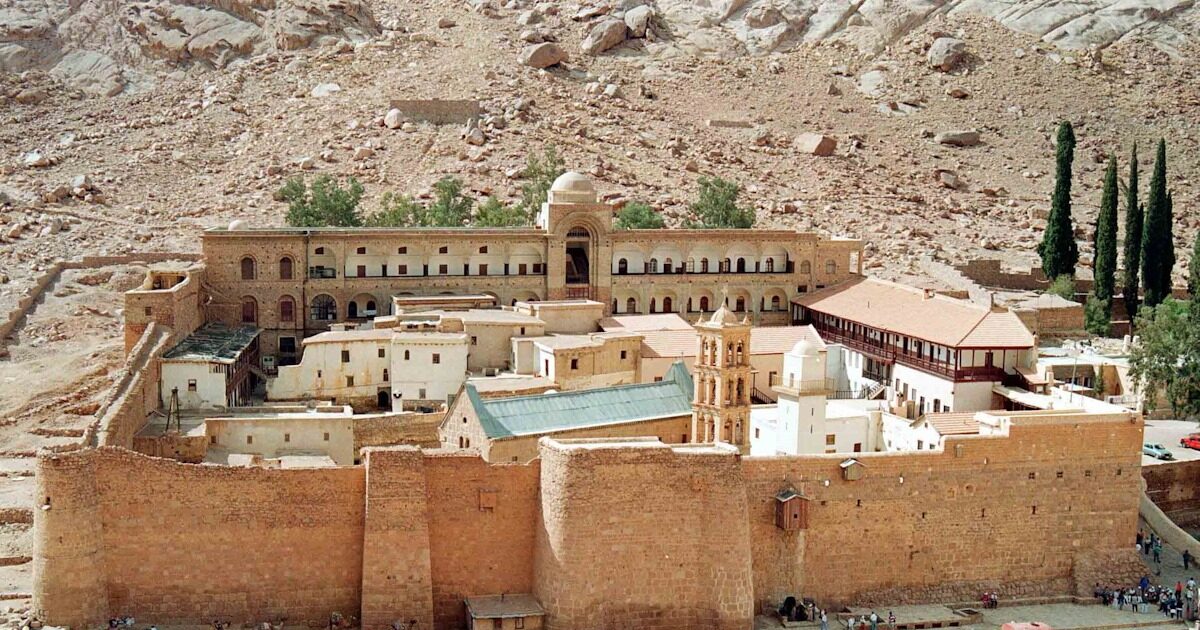 Sinai Monastery: Attempted Archbishop Damianos by monks