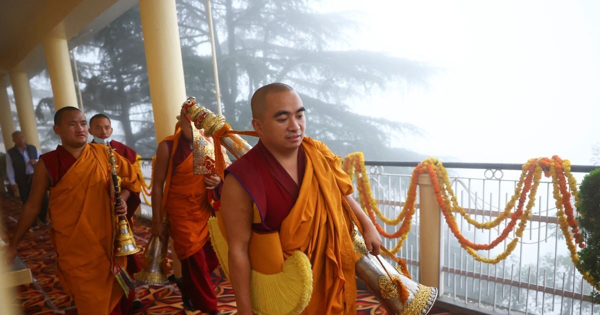In the sanctuaries of Buddhism in Thailand: How the mysterious disappearance of a monk unveiled a sexual scandal without precedent